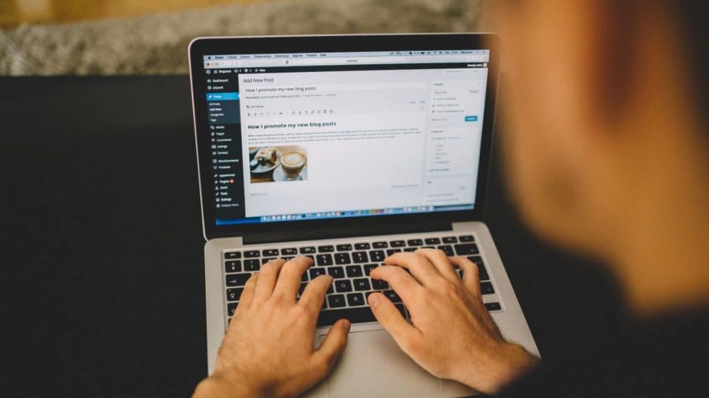 Membuat Blog Profesional