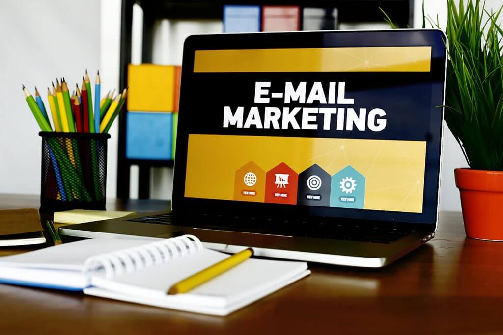 Menggunakan Aplikasi Email Marketing